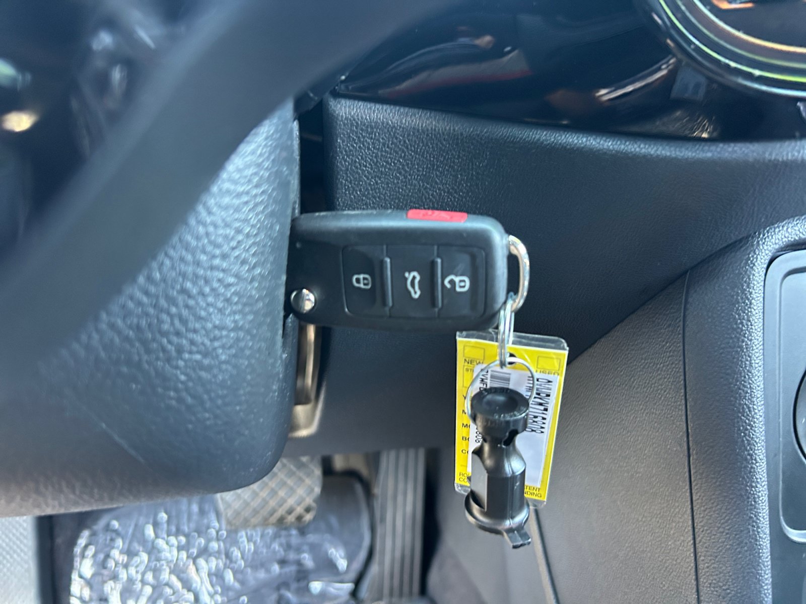 Used 2019 Volkswagen Beetle 2.0T S FWD image 28