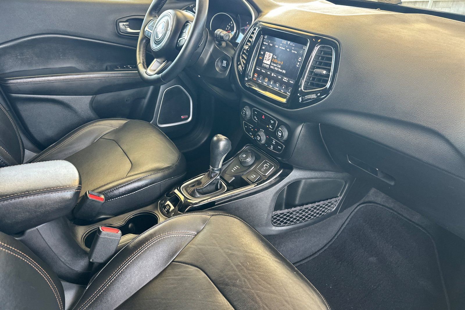 Used 2019 Jeep Compass Limited w/ Advanced Safety Group AWD/4WD image 16