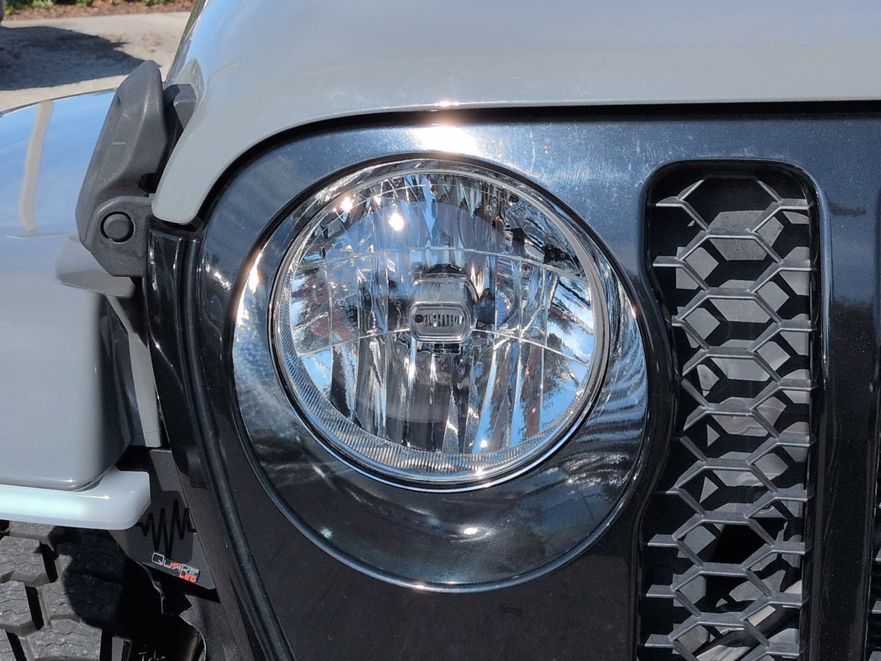 Used 2022 Jeep Gladiator Sport AWD/4WD image 10