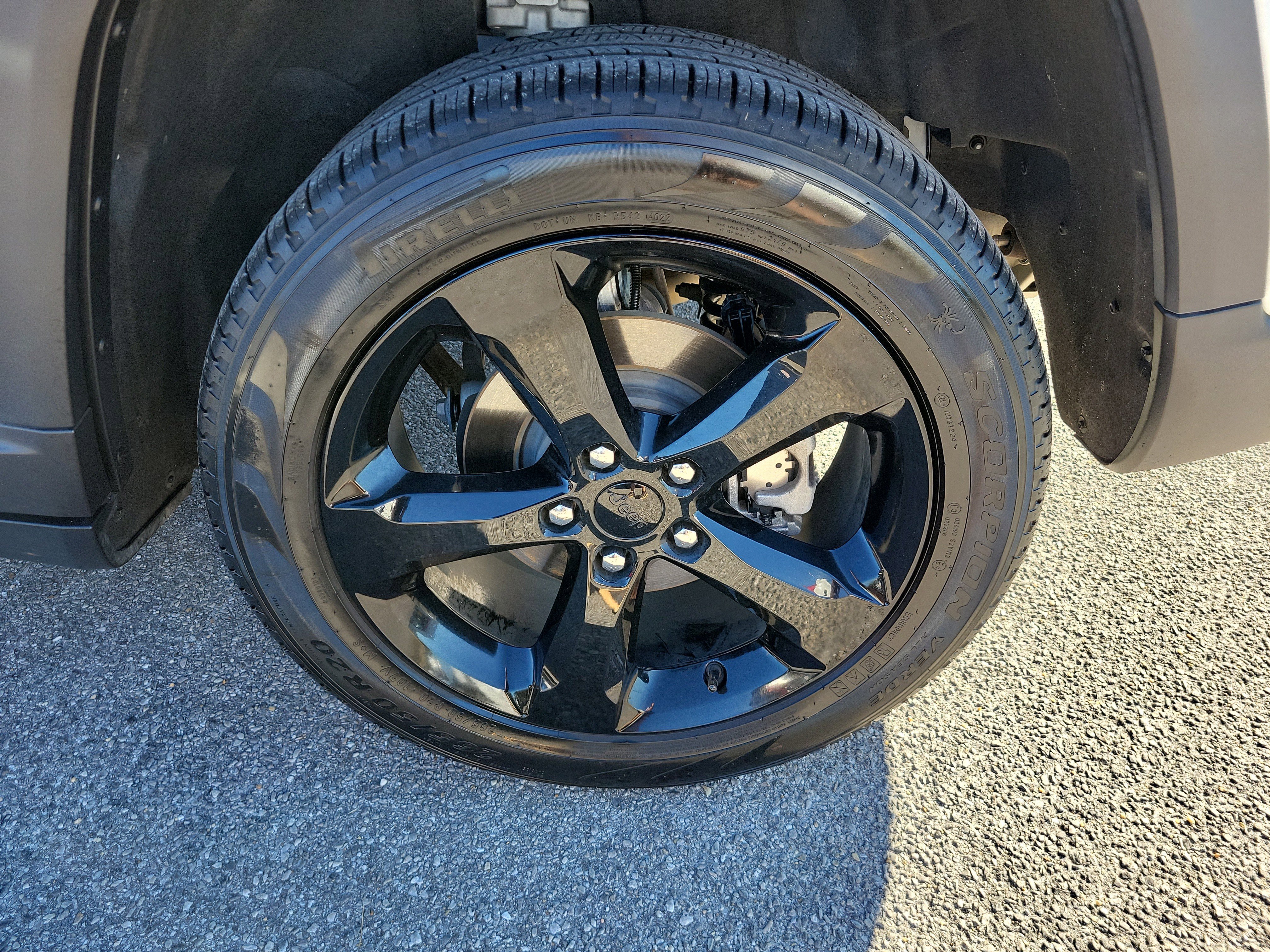 Used 2023 Jeep Grand Cherokee Limited w/ Luxury Tech Group II image 8