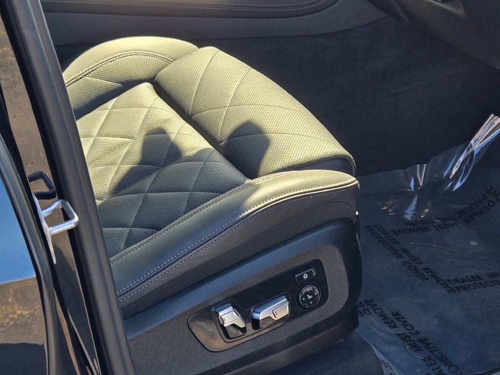 Used 2023 BMW X7 xDrive40i image 11