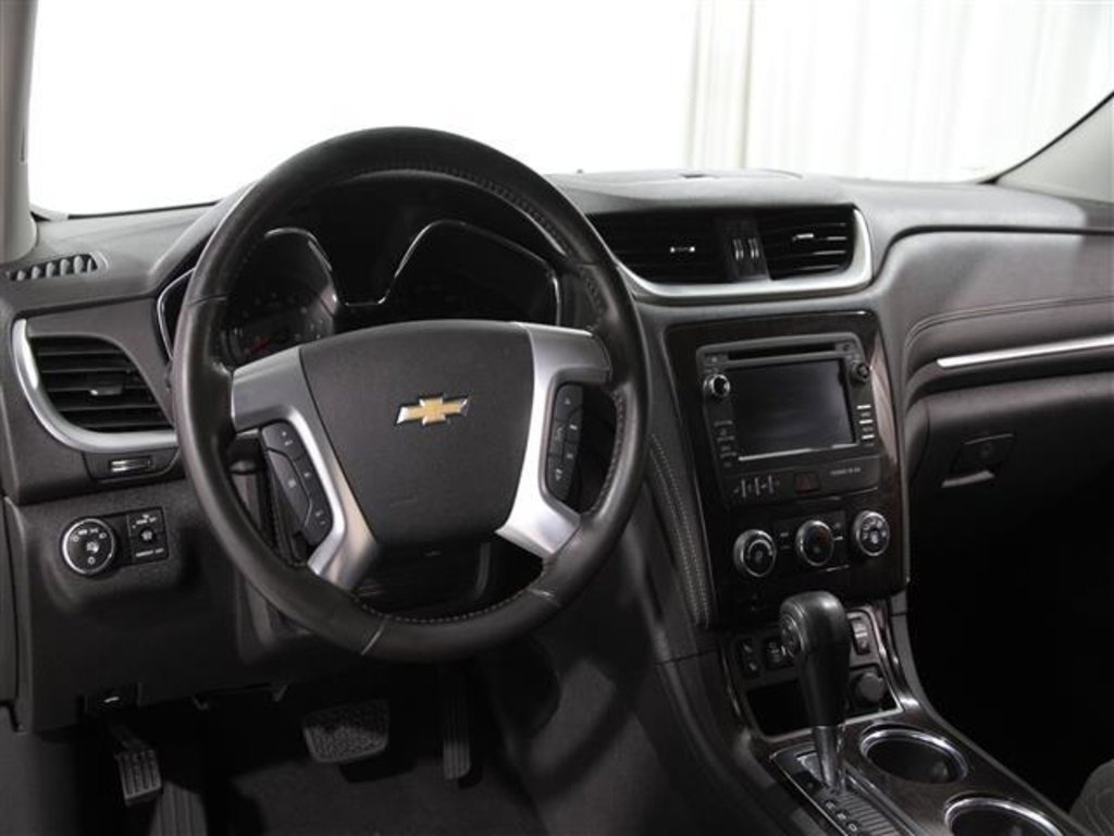 Used 2017 Chevrolet Traverse LT w/ Style and Technology Package image 6