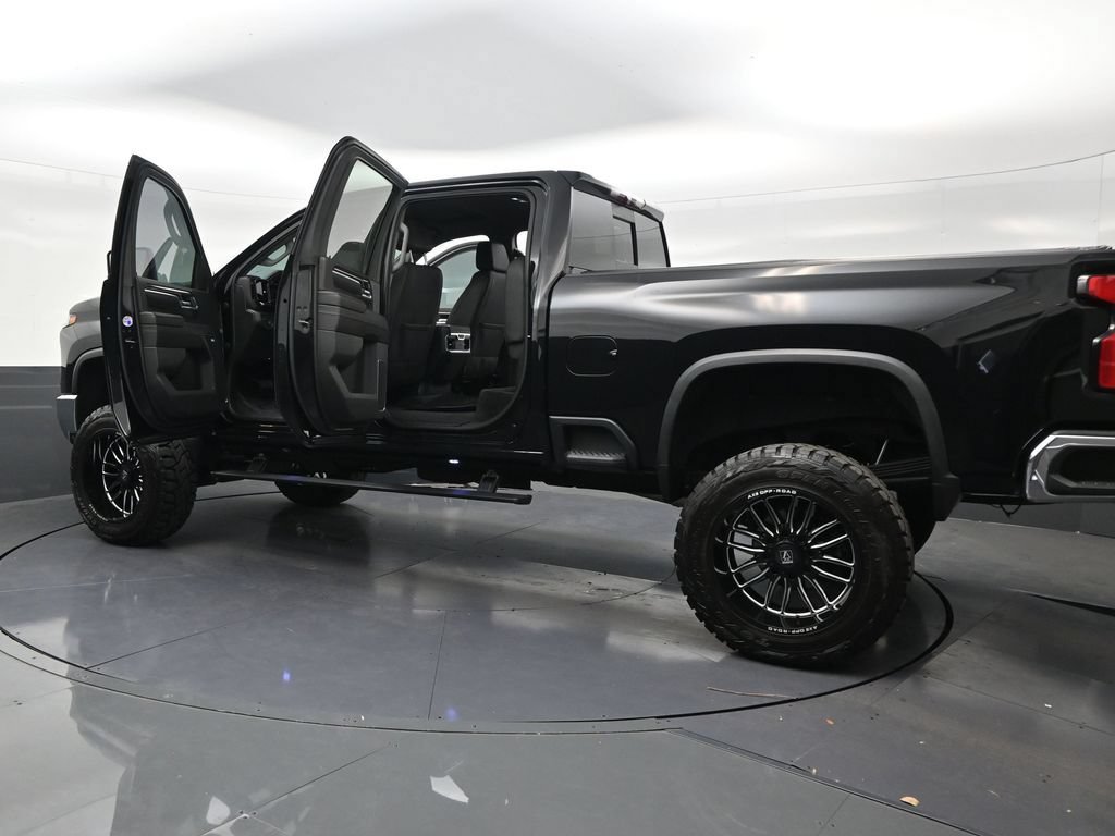 Used 2024 Chevrolet Silverado 2500 LTZ w/ LTZ Plus Package AWD/4WD image 32