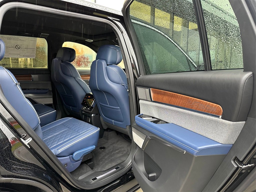 New 2026 Cadillac Vistiq Premium Luxury image 13