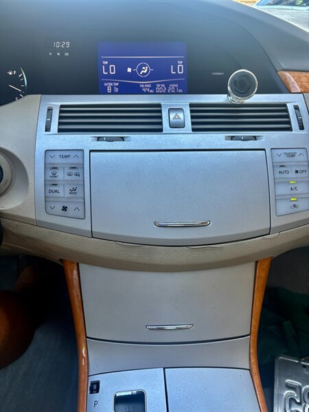 Used 2006 Toyota Avalon XLS FWD image 19