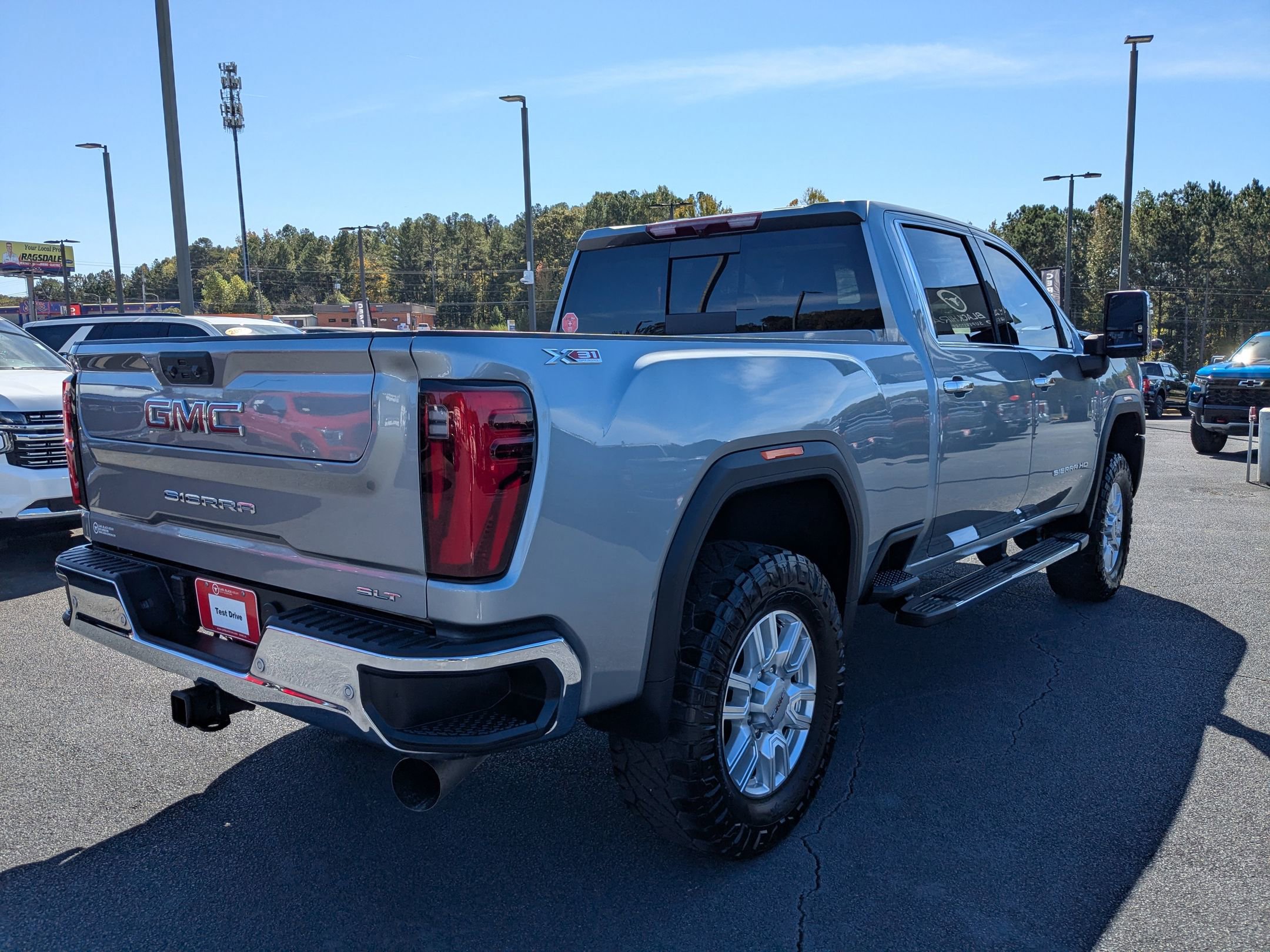 Used 2024 GMC Sierra 2500 SLT w/ SLT Premium Package image 5