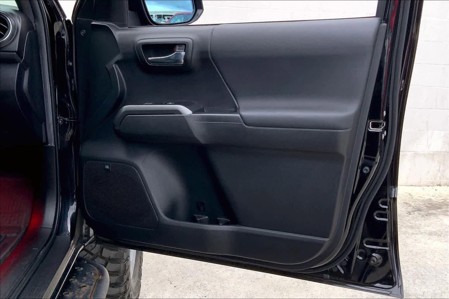 Used 2022 Toyota Tacoma 4x4 Double Cab image 28