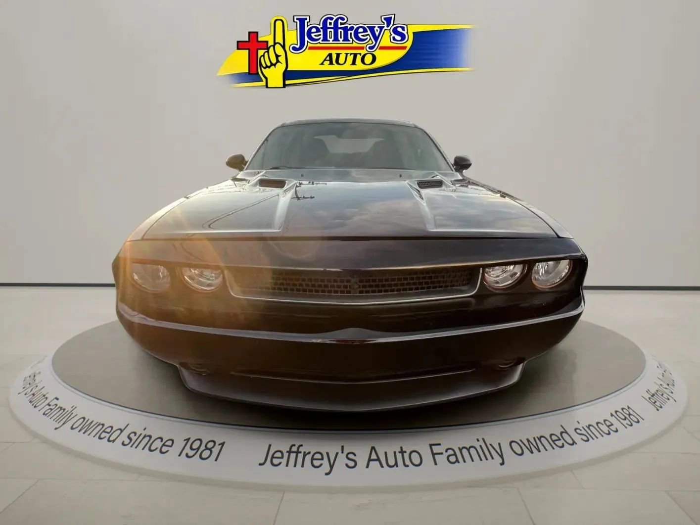 Used 2013 Dodge Challenger SXT RWD image 6