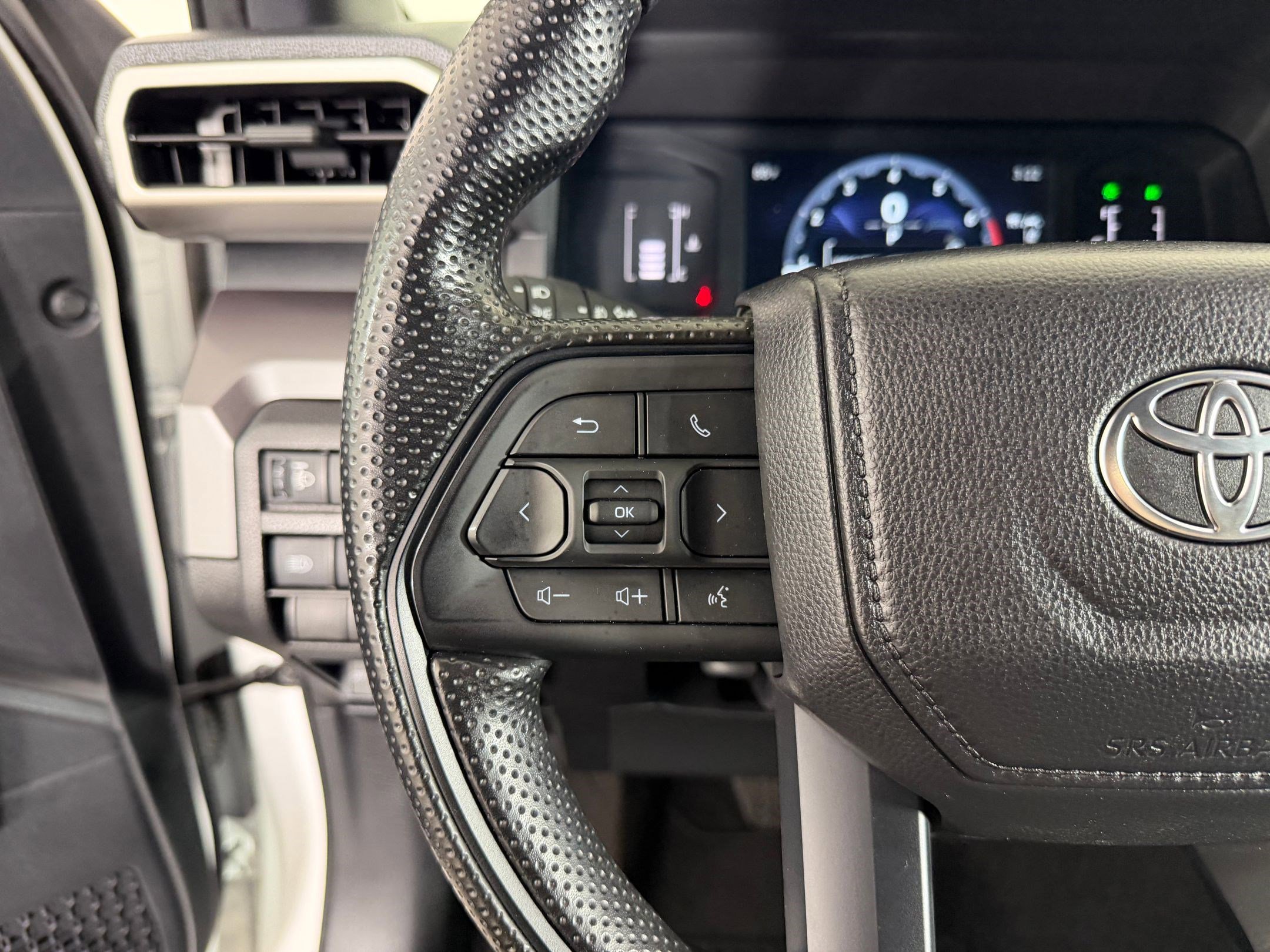 Certified 2025 Toyota Tacoma SR5 image 15