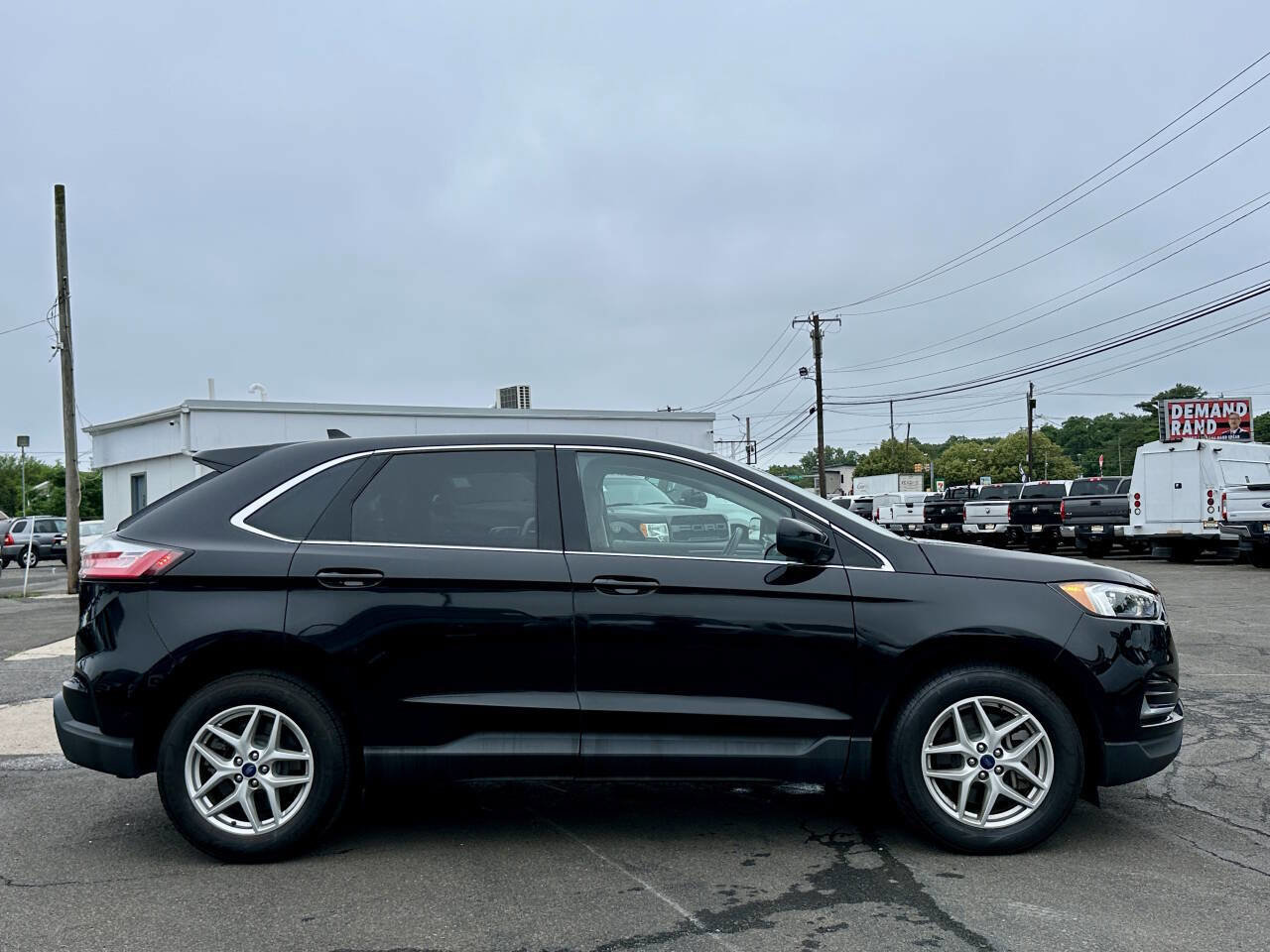 Used 2024 Ford Edge SEL image 8