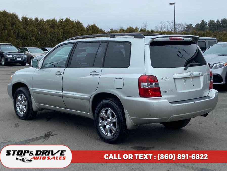 Used 2005 Toyota Highlander 4WD V6 w/ 3rd Row image 3