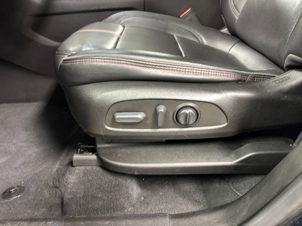 Used 2022 Chevrolet Traverse RS image 25