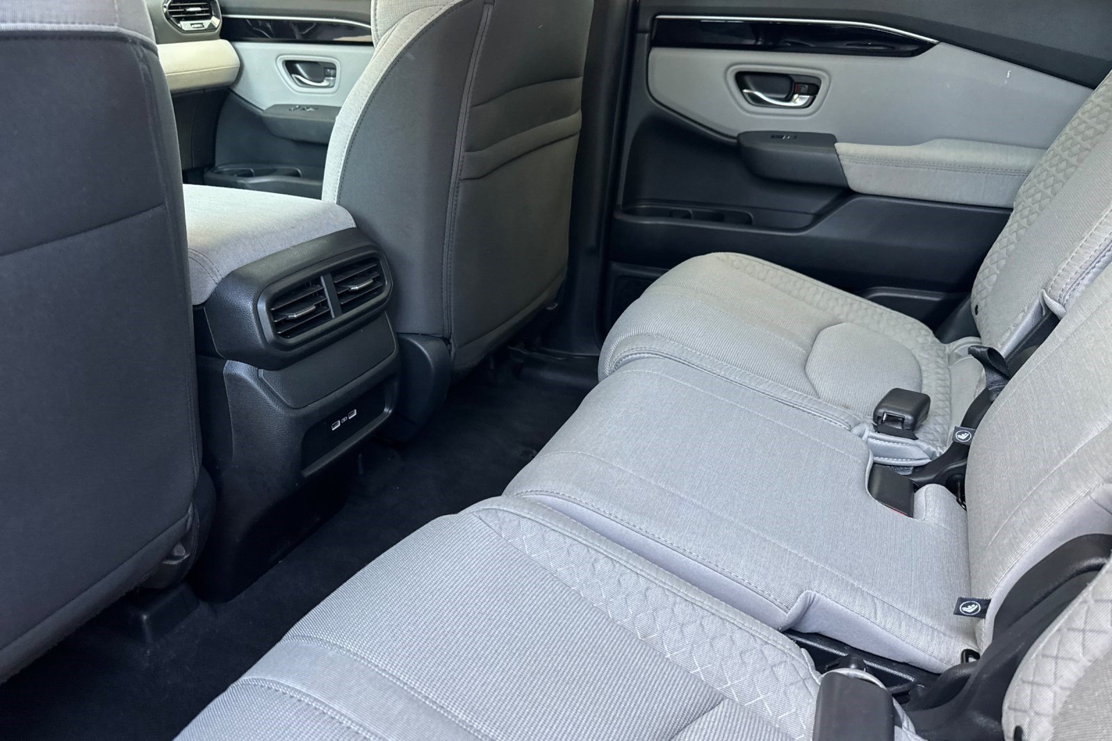 Certified 2023 Honda Pilot LX image 24
