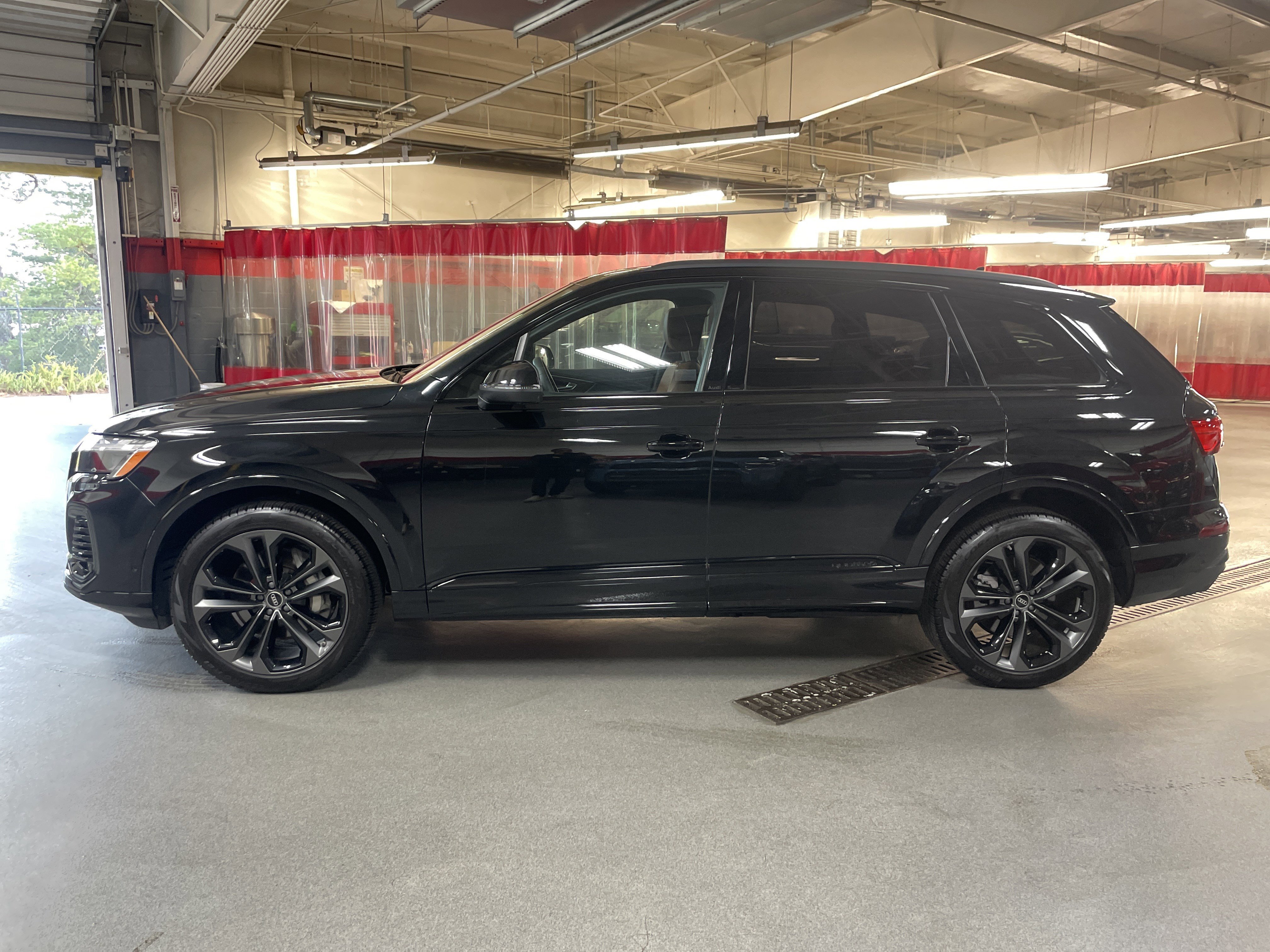 Used 2025 Audi Q7 3.0T Prestige image 7