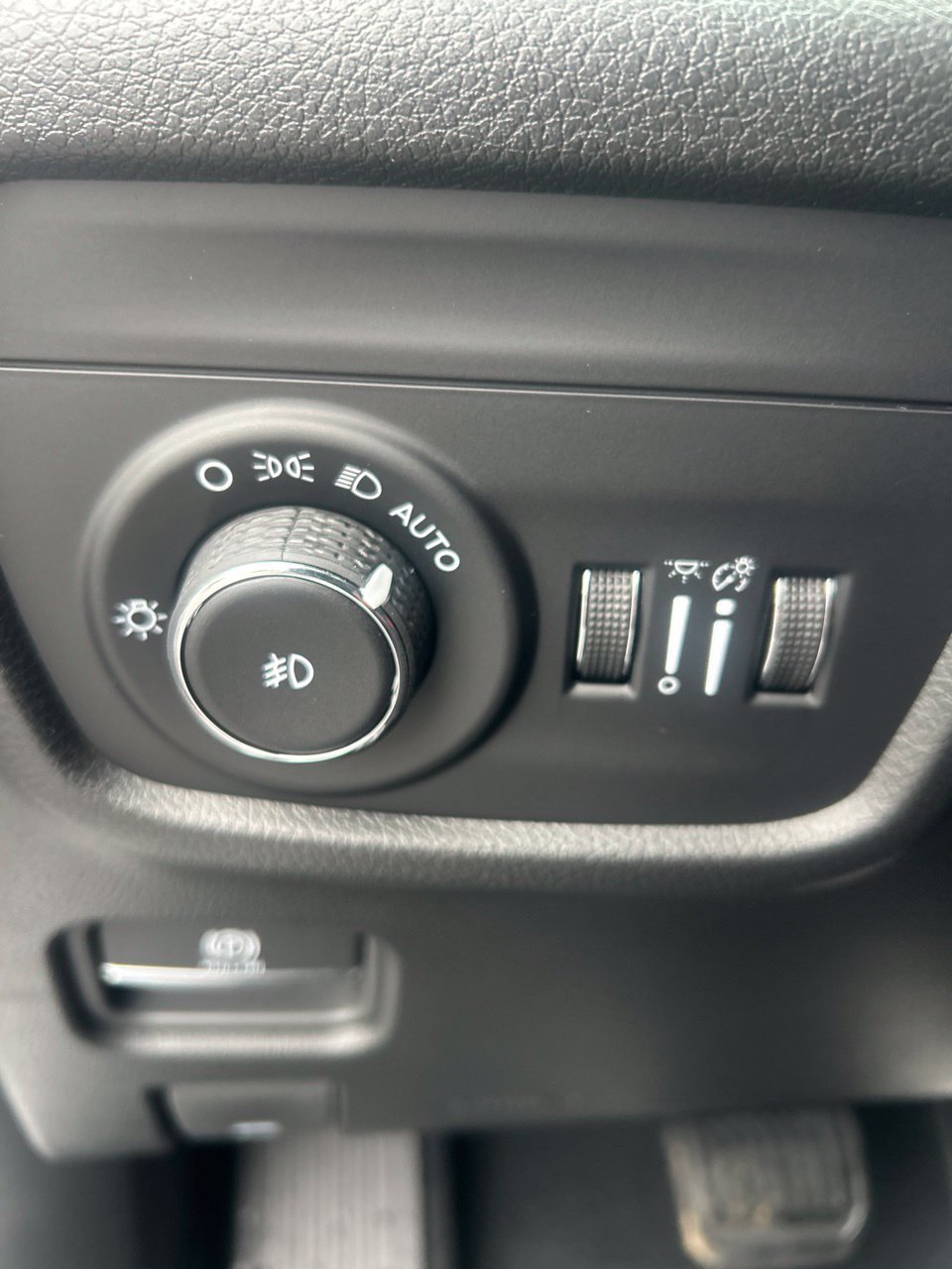 New 2027 Jeep Grand Cherokee Limited AWD/4WD image 25