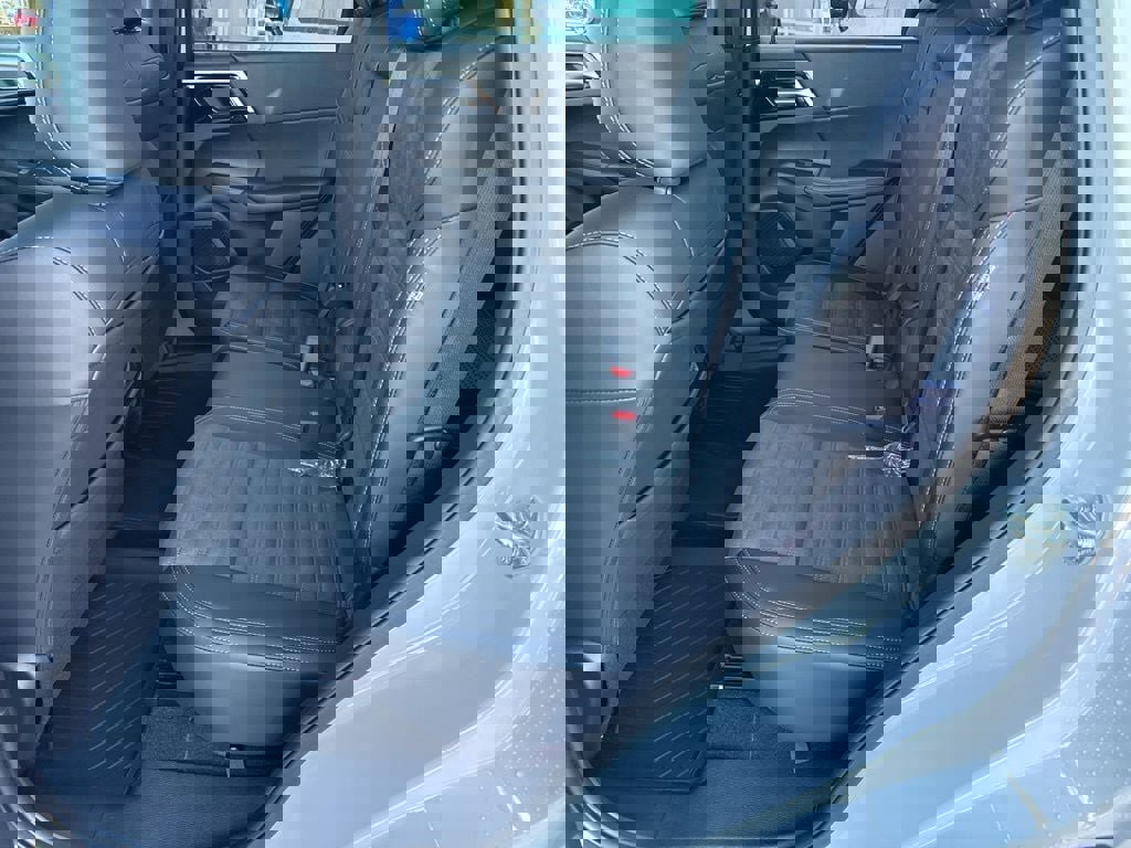 New 2025 Mitsubishi Outlander SE image 24