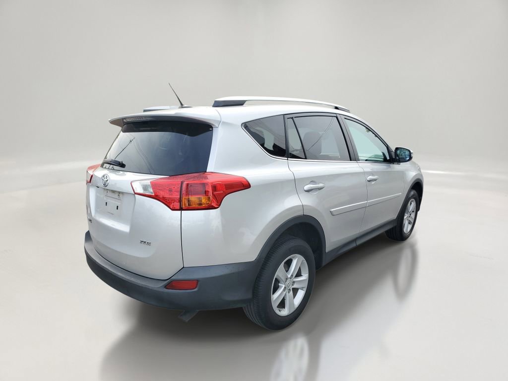 Used 2013 Toyota RAV4 XLE FWD image 7