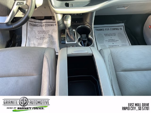 Used 2019 Toyota Highlander Limited Platinum AWD/4WD image 25