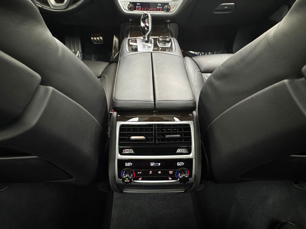 Used 2019 BMW 750i xDrive w/ Executive Package image 23