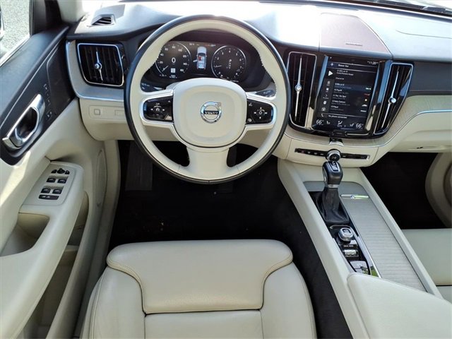 Used 2020 Volvo XC60 T5 Inscription image 11