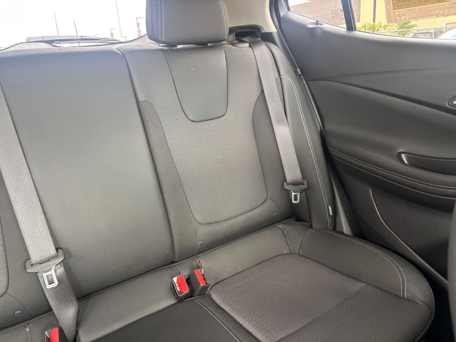 Used 2025 Buick Encore GX Preferred image 36