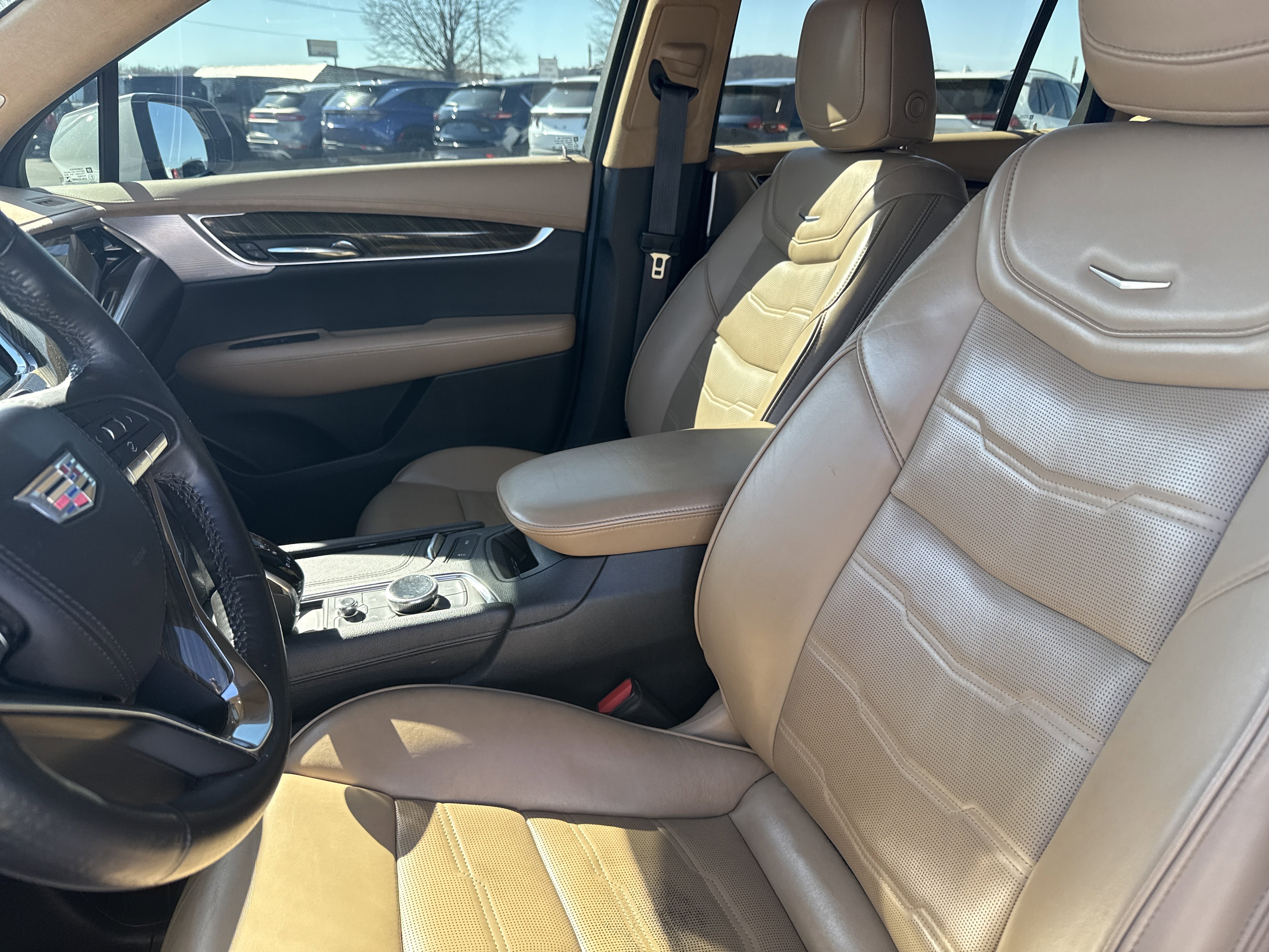 Used 2022 Cadillac XT6 Premium Luxury w/ Platinum Package image 13