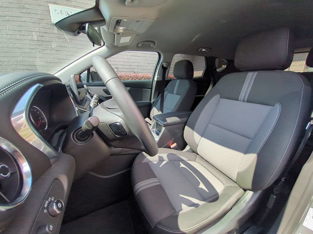 Used 2025 Chevrolet Blazer LT FWD image 25