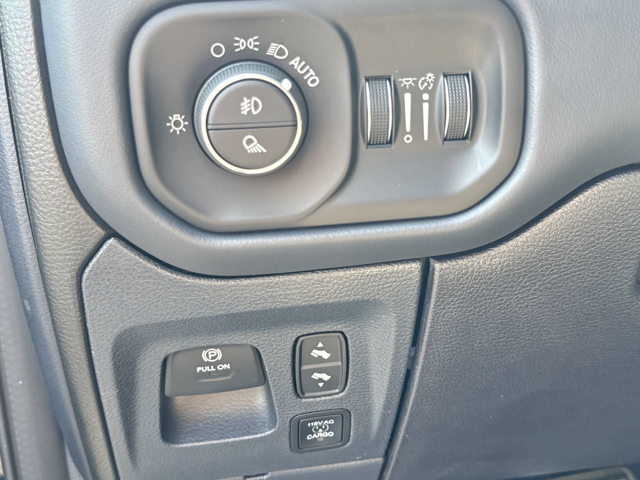 Used 2025 RAM 1500 Tungsten w/ Towing Technology Group AWD/4WD image 17