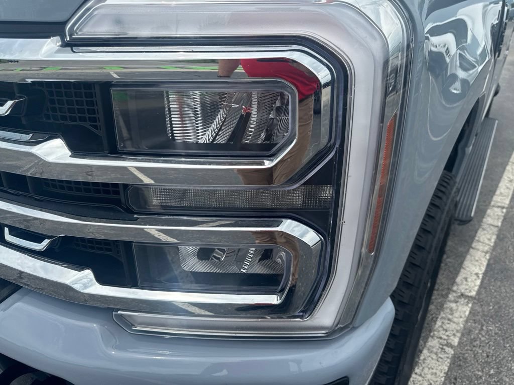 Used 2025 Ford F350 Lariat w/ Lariat Ultimate Package AWD/4WD image 53
