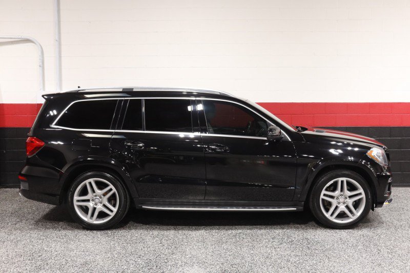 Used 2015 Mercedes-Benz GL 550 4MATIC image 7