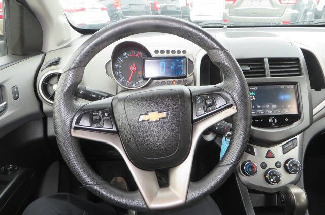 Used 2016 Chevrolet Sonic LT FWD image 46