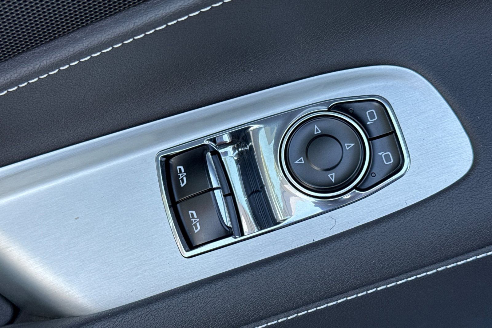 Used 2023 Chevrolet Corvette Stingray Coupe w/ Engine Appearance Package image 11