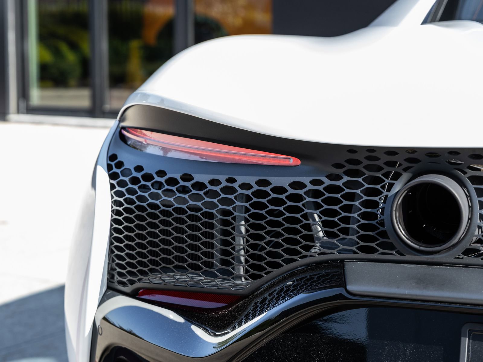 Used 2024 McLaren Artura image 13