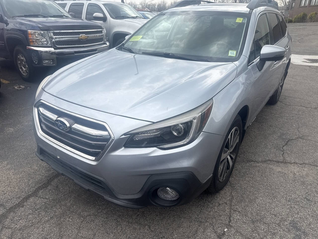 Used 2018 Subaru Outback 3.6R Limited image 16