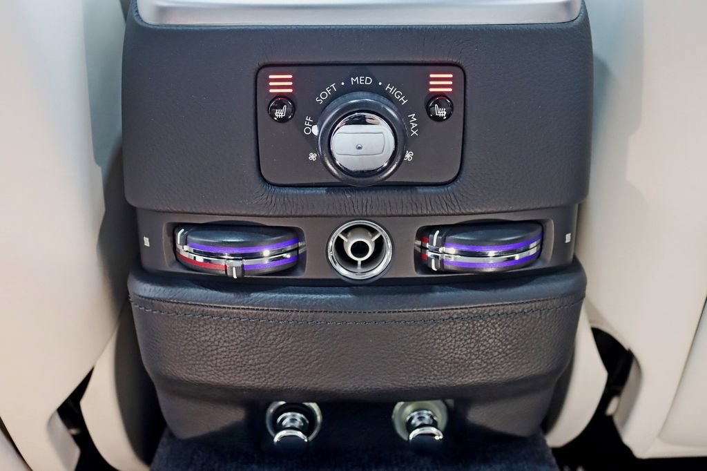 Used 2016 Rolls-Royce Ghost RWD image 28