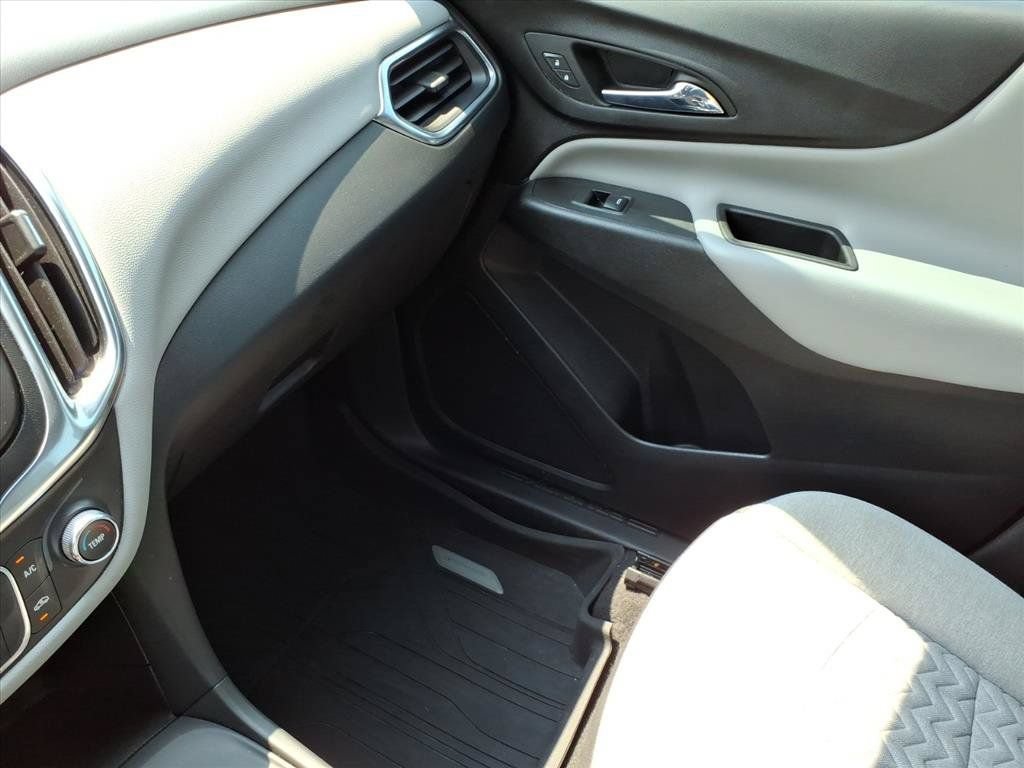 Used 2022 Chevrolet Equinox LS w/ LPO, Floor Liner Package FWD image 33