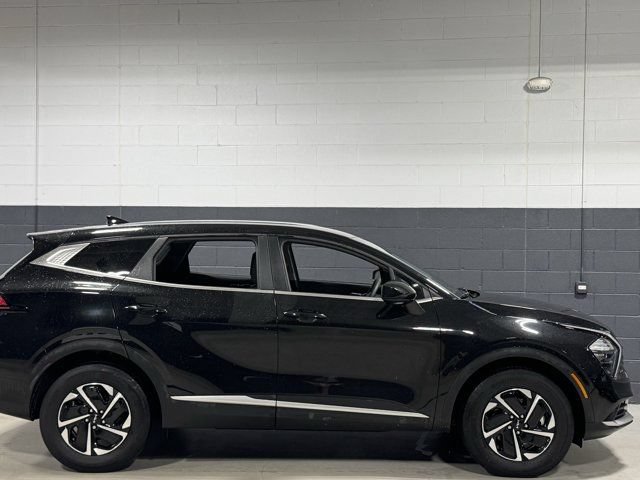 Used 2023 Kia Sportage LX AWD/4WD image 4