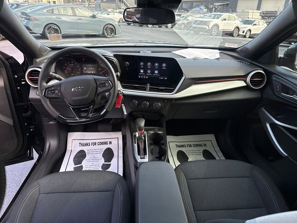 Used 2025 Chevrolet Trax RS w/ Driver Confidence Package image 12