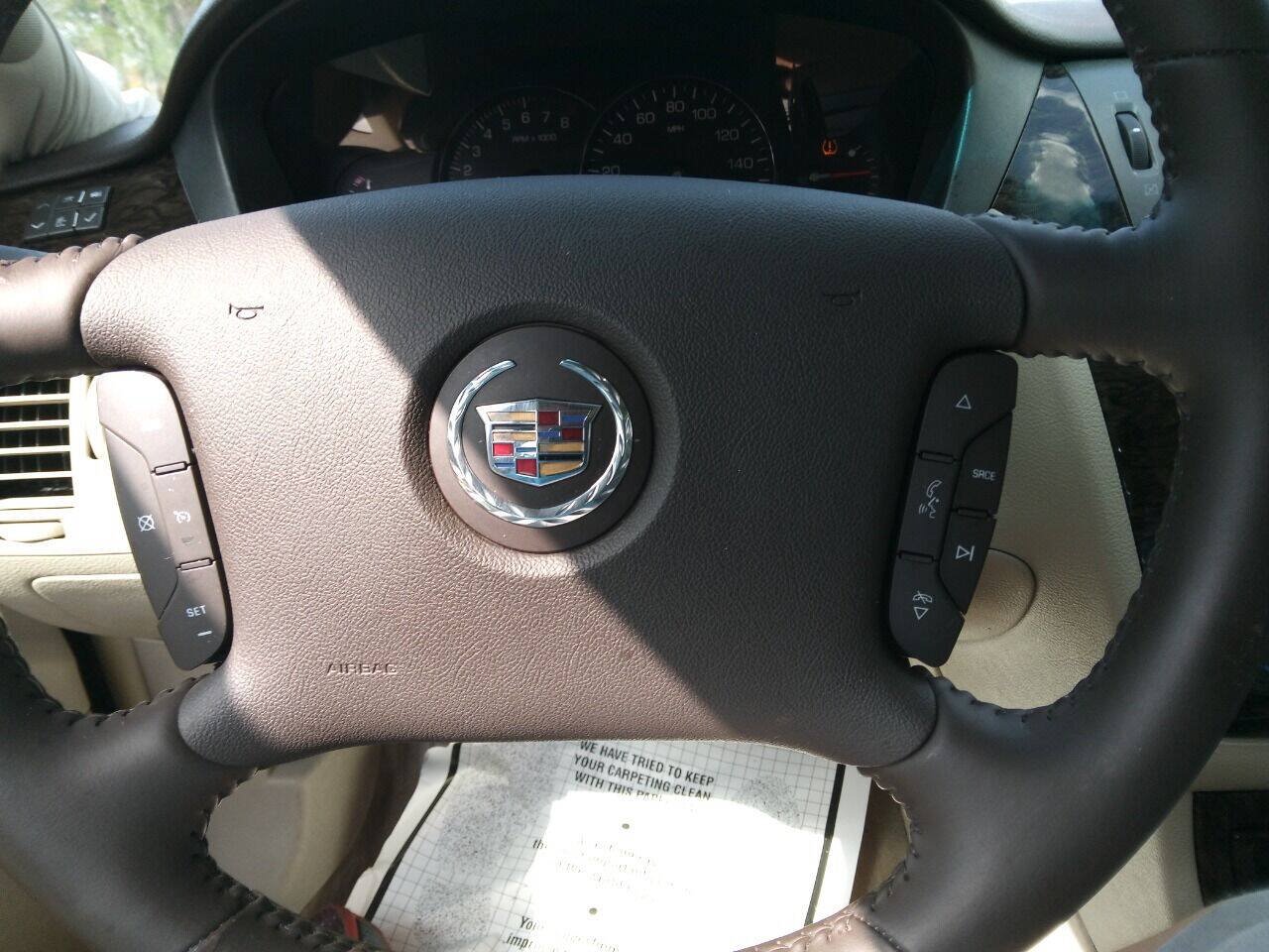 Used 2009 Cadillac DTS FWD image 18