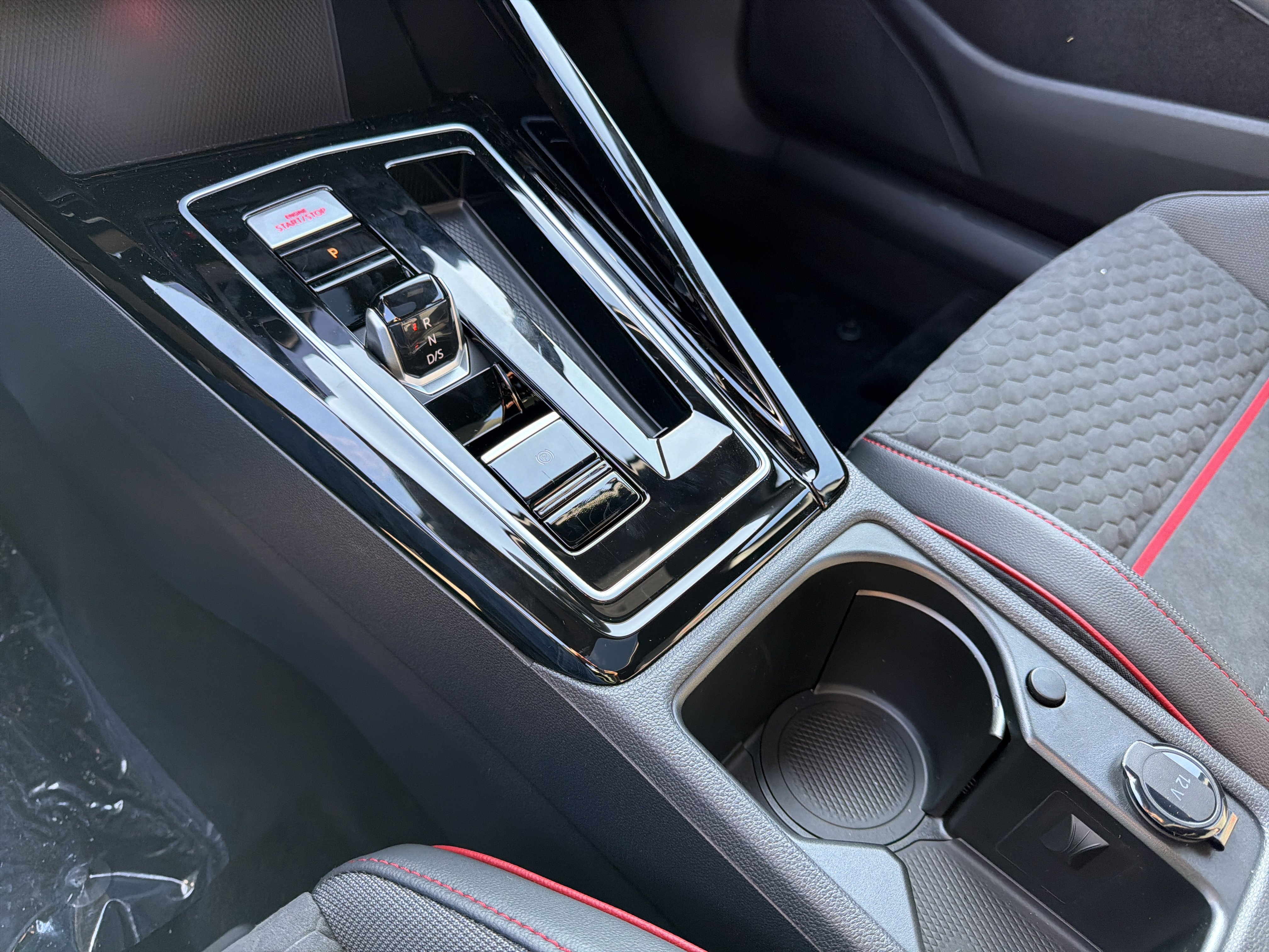 New 2026 Volkswagen GTI SE FWD image 25
