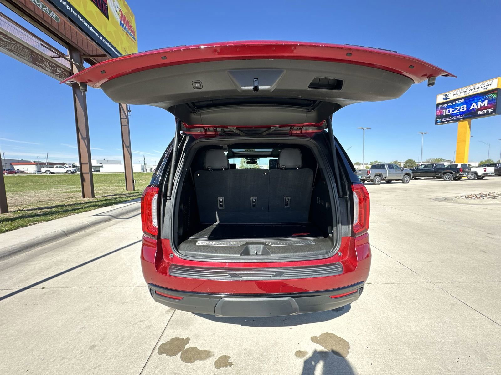Used 2021 GMC Yukon AT4 w/ AT4 Premium Package AWD/4WD image 27