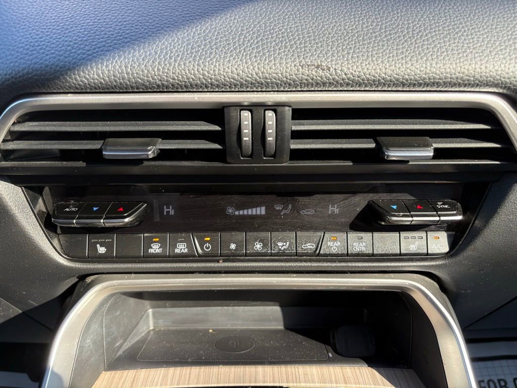 Used 2024 MAZDA CX-90 3.3 Turbo w/ Premium Package image 35