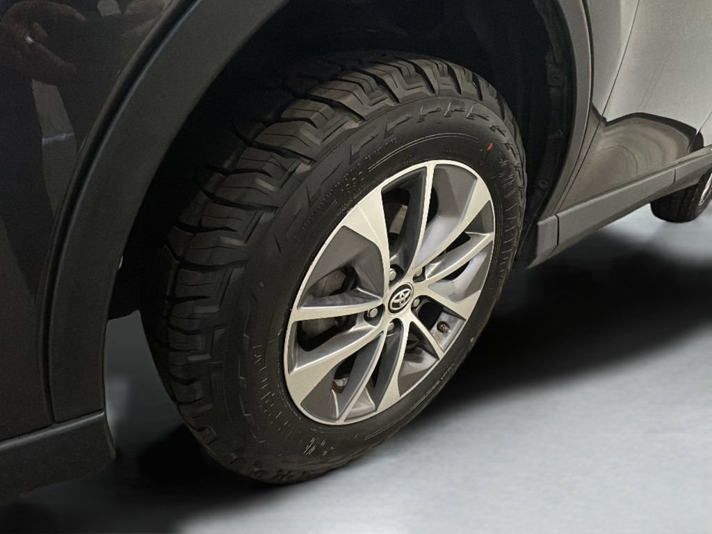 Used 2016 Toyota RAV4 XLE w/ Convenience Package image 4