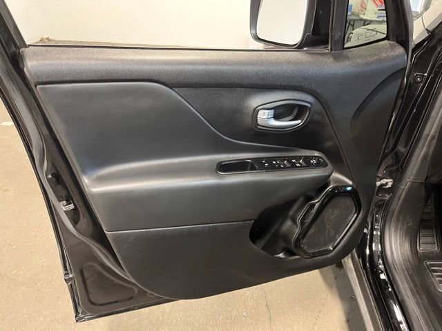 Used 2019 Jeep Renegade Altitude w/ Quick Order Package 2XM image 24