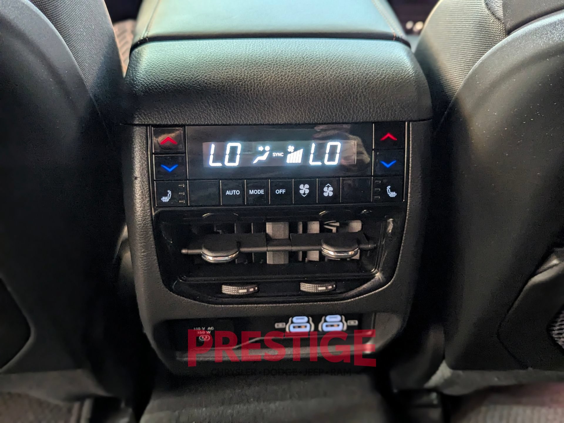 Used 2024 Jeep Grand Cherokee Summit w/ Adv Protech Group IV AWD/4WD image 32