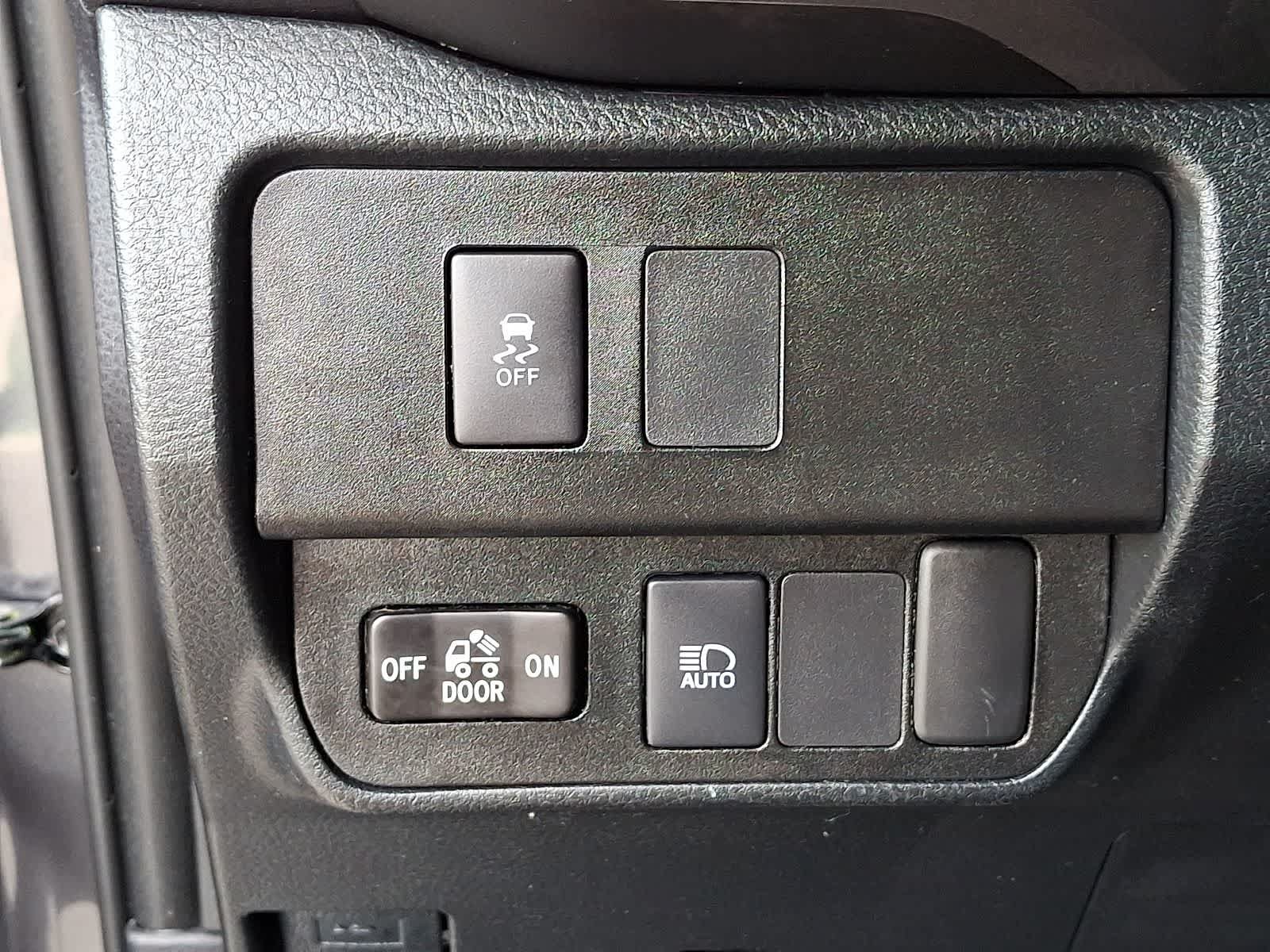 Certified 2021 Toyota Tacoma SR5 AWD/4WD image 27