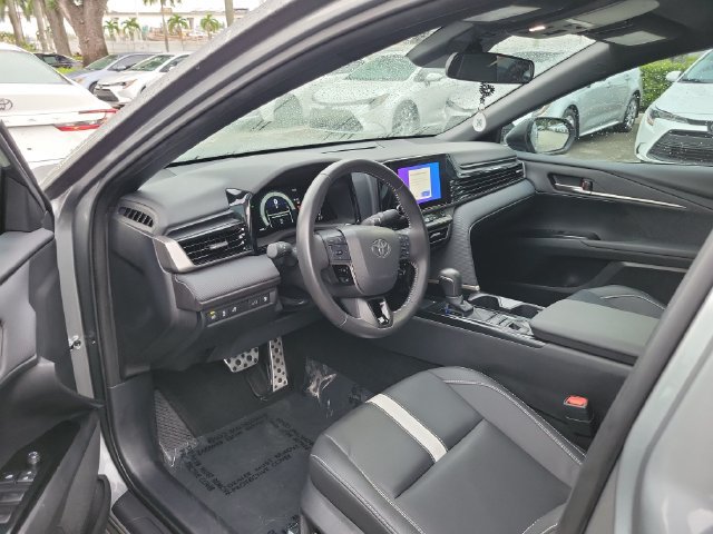 Used 2025 Toyota Camry SE FWD image 10