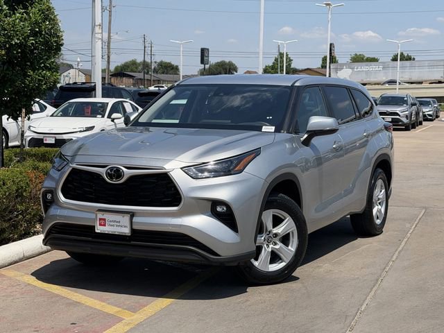Certified 2025 Toyota Highlander LE FWD image 2