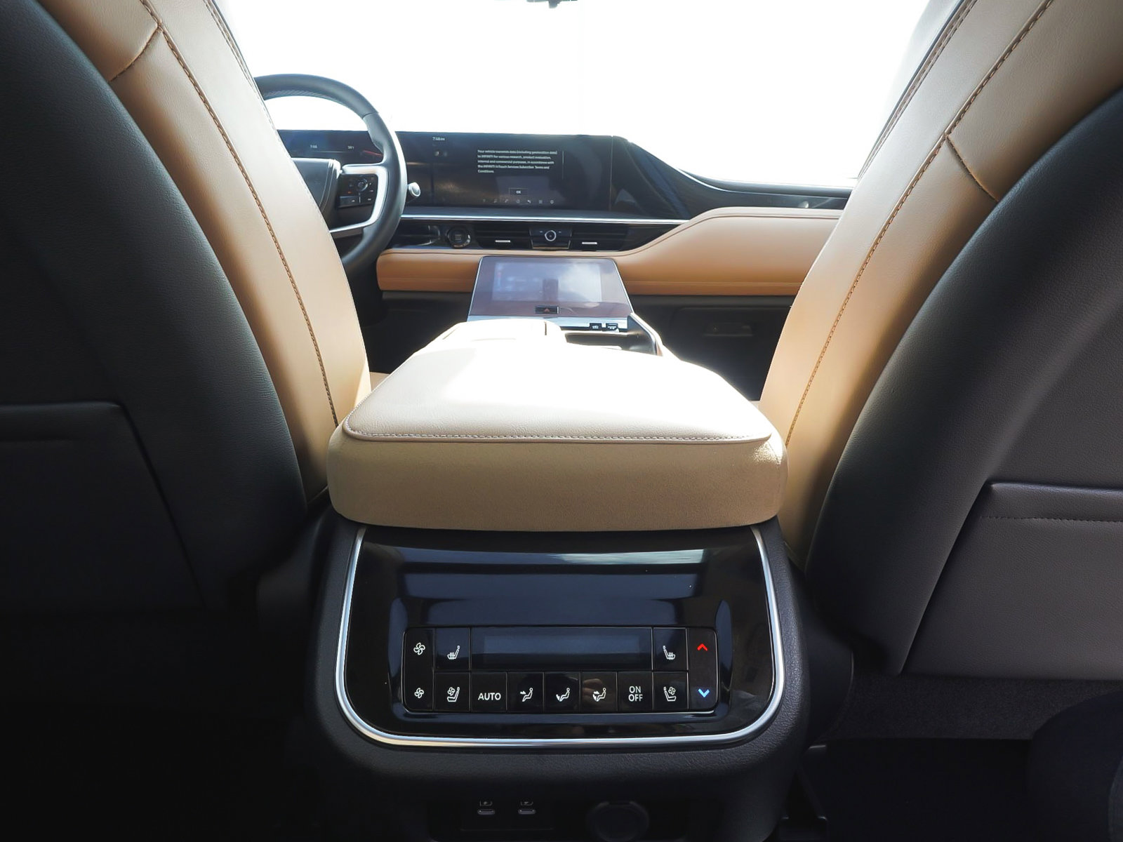 Used 2025 INFINITI QX80 Sensory AWD/4WD image 42
