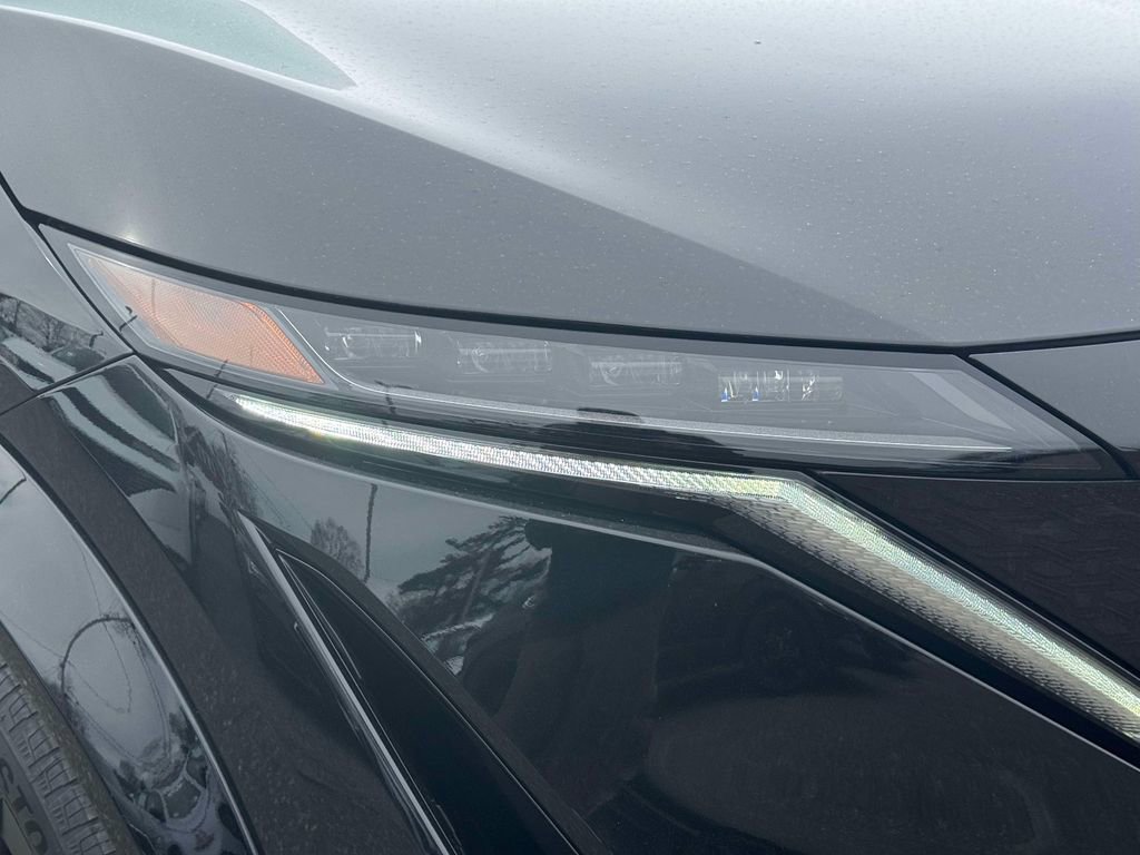 Used 2024 Nissan Ariya AWD image 9